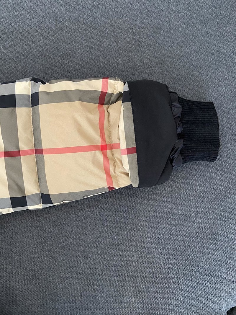 目を惹くカラー バーバリー タータンチェック ダウンジャケット コピー Bai14223品質保証
