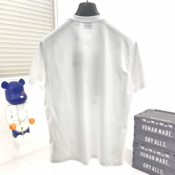 一目惚れ♪バーバリー ラベルアップリケ コットン Tシャツ 偽物 Bak09233通販