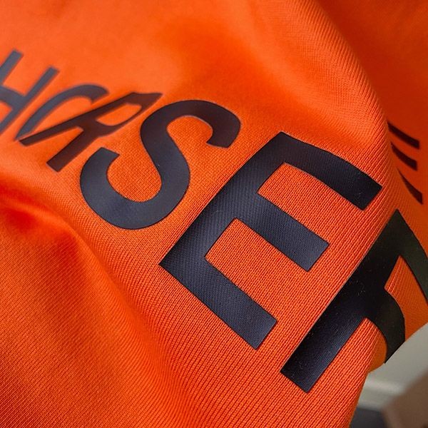 送料込バーバリー ホースフェリープリント Tシャツ 偽物 Bam60238代引きを販売