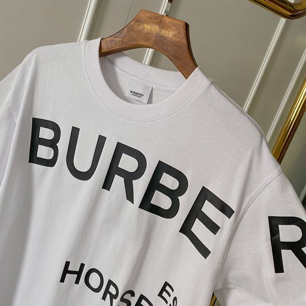一目惚れ♪バーバリー 偽物 ホースフェリープリント Tシャツ Bap88612激安送料無料