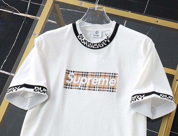 累積売上総額第１位！シュプリーム × バーバリー ボックスロゴ 偽物Tシャツ Bar68239高い品質