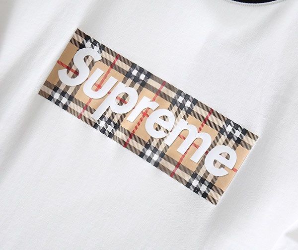 累積売上総額第１位！シュプリーム × バーバリー ボックスロゴ 偽物Tシャツ Bar68239人気