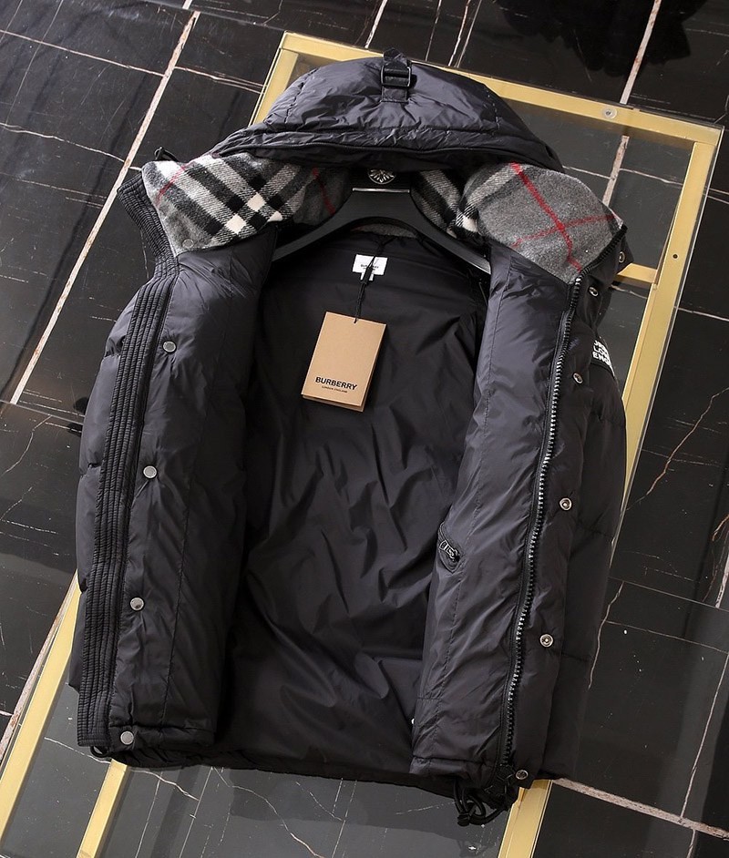 【日本未発売】バーバリー ナイロン パファージャケット 偽物 ダウン Bas94019高い品質