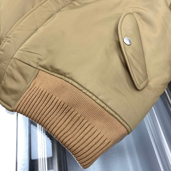 ☆超人気☆バーバリー ナイロン ボマージャケット コピー Baw06947代引きを販売