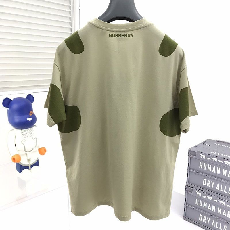 春もの新作バーバリー エンボスロゴ コットン Tシャツ スーパーコピー Baz21764通販