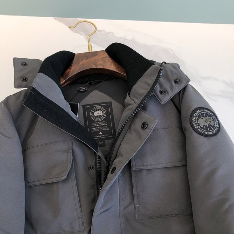 秋冬新作 カナダグース●ブラックレーベル コピー LYNDALE PARKA リンデール Cac88228 ダウン高い品質