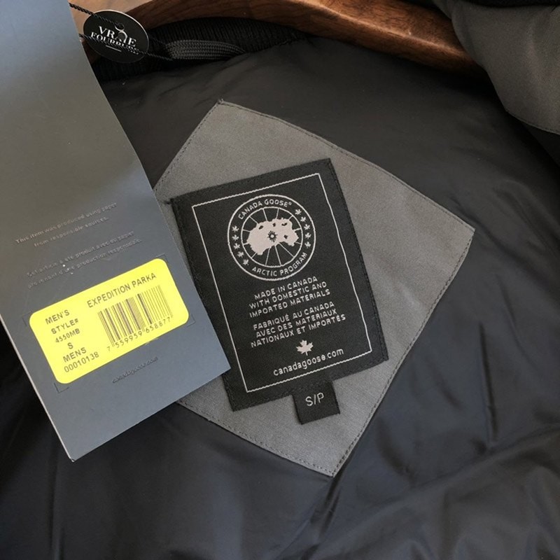 秋冬新作 カナダグース●ブラックレーベル コピー LYNDALE PARKA リンデール Cac88228 ダウン最高級
