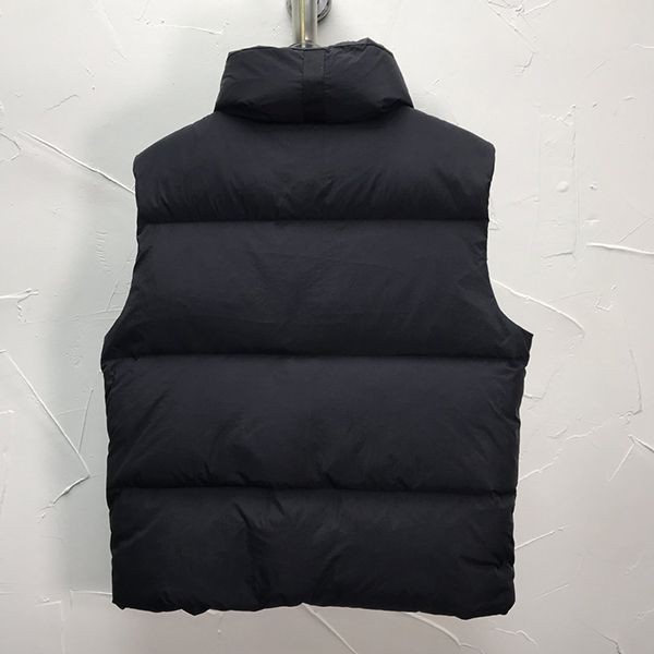 入手困難カナダグース EVERETT VEST PASTELS ダウンベスト 偽物 Caj38546通販