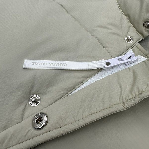 稀少 カナダグース フリースタイルベスト ダウン 偽物 Can77574代引きを販売