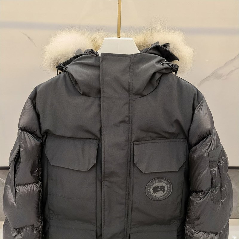 大人気！カナダグース 黒ワッペン MACCULLOCHダウンジャケット 偽物 Cao48924通販