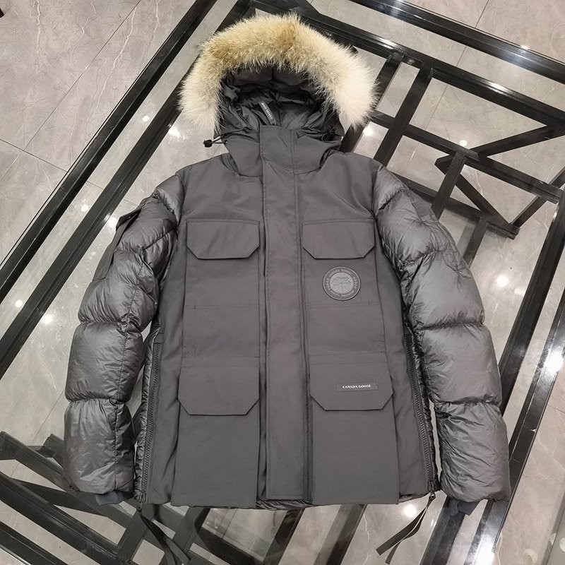 大人気！カナダグース 黒ワッペン MACCULLOCHダウンジャケット 偽物 Cao48924高い品質