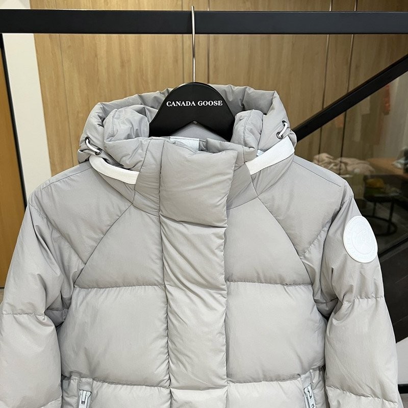入手困難 ホワイトラベル ダウンジャケット★カナダグース コピー★EVERETT Cap26413高い品質