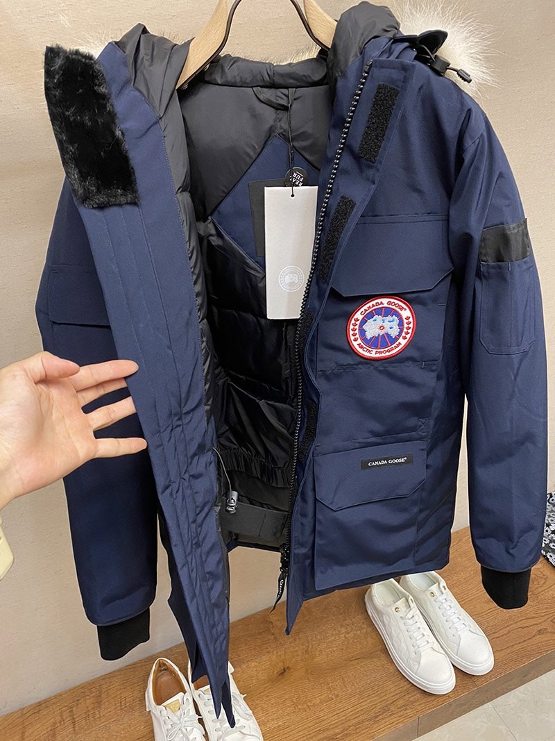 大人気！カナダグース＊EXPEDITION＊エクスペディション＊フュージョン コピー Caw37484N級品