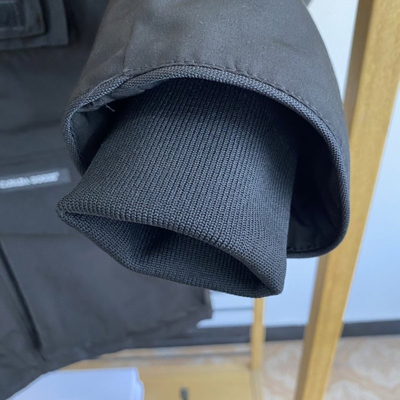 関税負担なしOVO x カナダグース Terrain Parka ダウンジャケット 偽物 Caw96876最高級