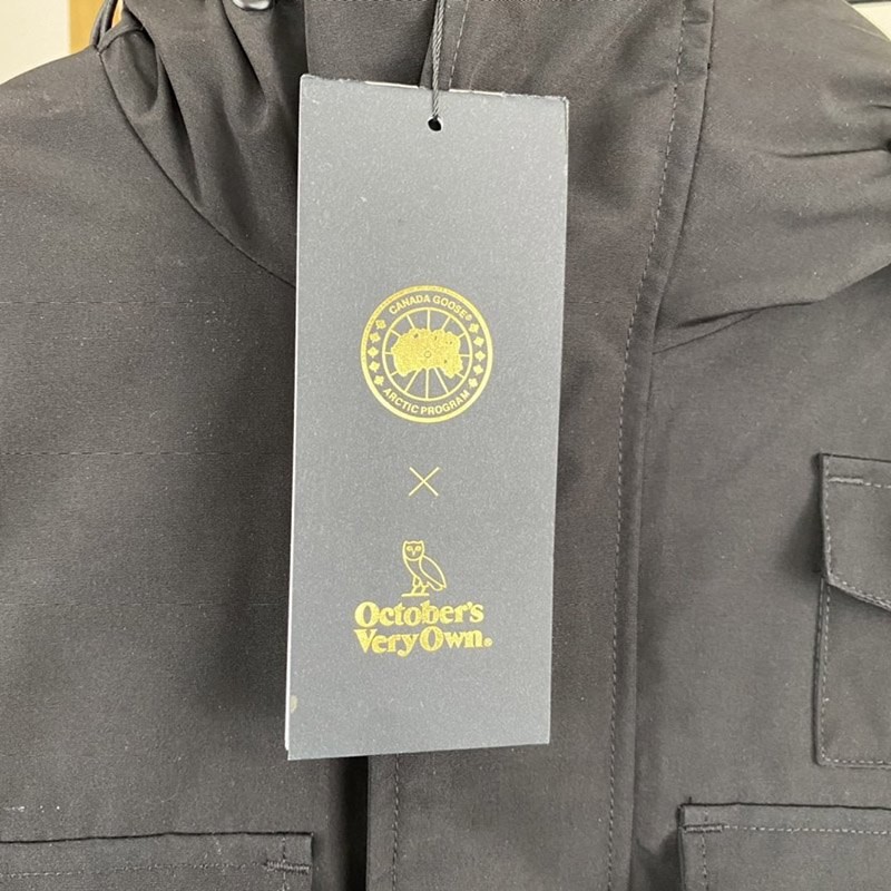 関税負担なしOVO x カナダグース Terrain Parka ダウンジャケット 偽物 Caw96876代引きを販売