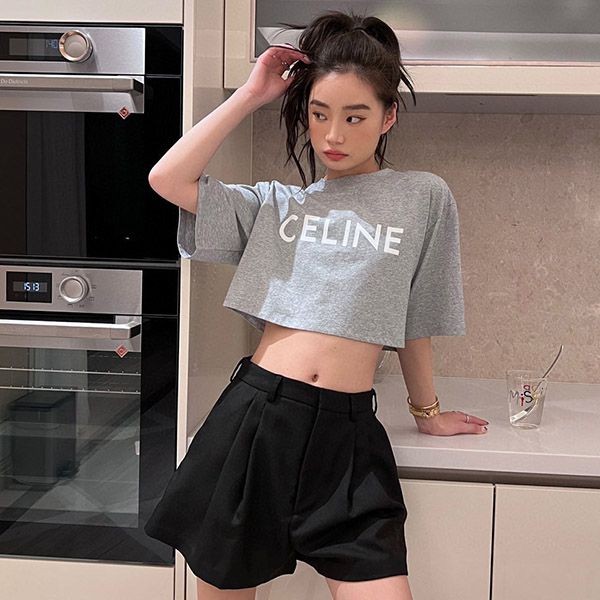 定番セリーヌ クロップド Tシャツ 偽物 グレー 2X761671Q_09OW代引きを販売