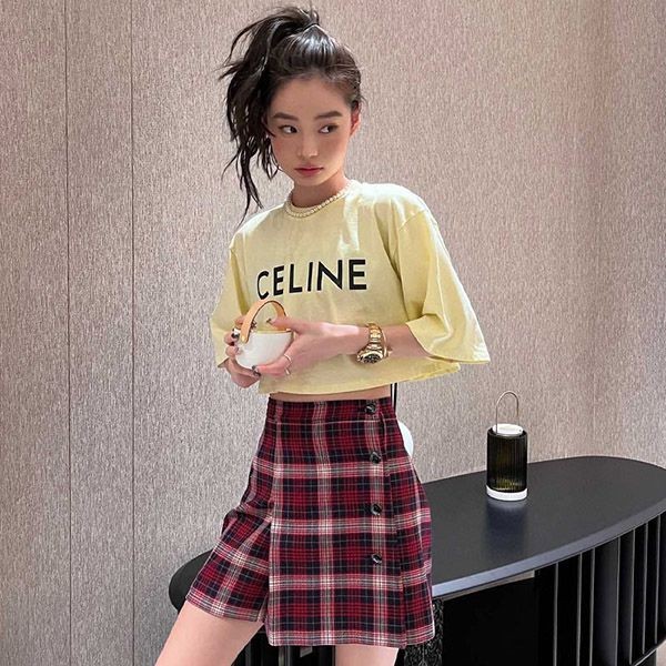 送料込セリーヌ クロップド Tシャツ コピー イエロー 2X761671Q_11LK代引きを販売