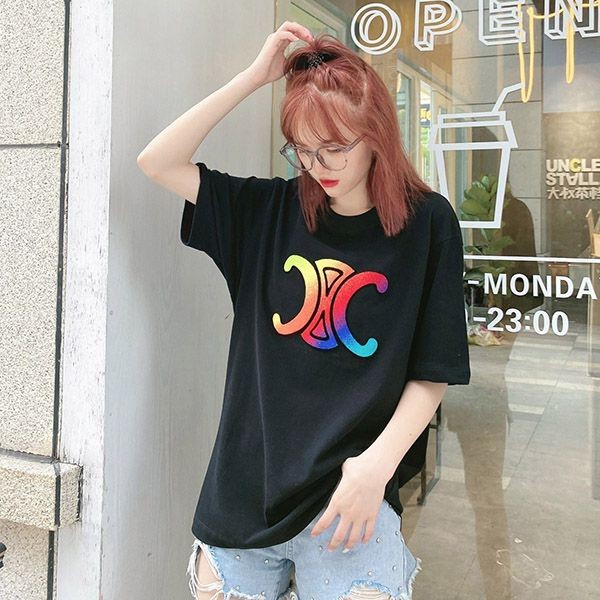 日本未入荷セリーヌ トリオンフ ロゴ オーバーサイズ Tシャツ ブラック Ces29773代引きを販売
