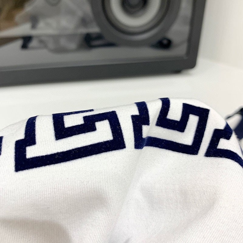 新作 大人気 セリーヌ サントロペコットンフロックTシャツ コピー 2X774501F最高級