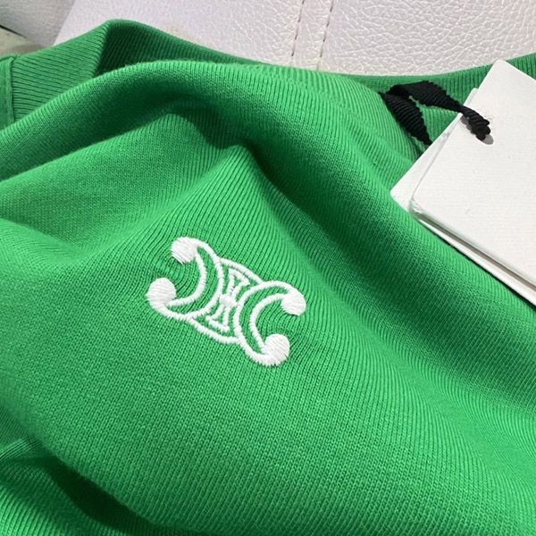 《大人気》セリーヌ トリオンフ ロゴ Tシャツ / コットンジャージー グリーン Cew15886激安送料無料