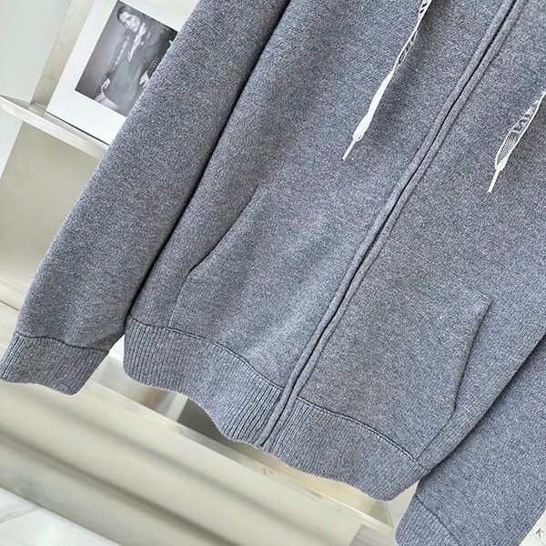 新作★ストレスフリー！【セリーヌ 偽物】フーディ 大人気 ユニセックス Cey05980高い品質