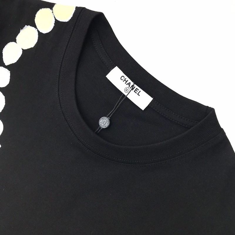 ★日本!!人気！シャネル Tシャツ 偽物 プリント プレタ クルーズ shb89390激安送料無料