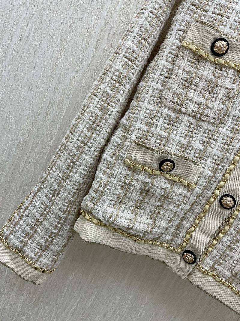 大人気!!新色《21AW》シャネル カーディガン コピーボタン COCO ロゴ she28008激安送料無料