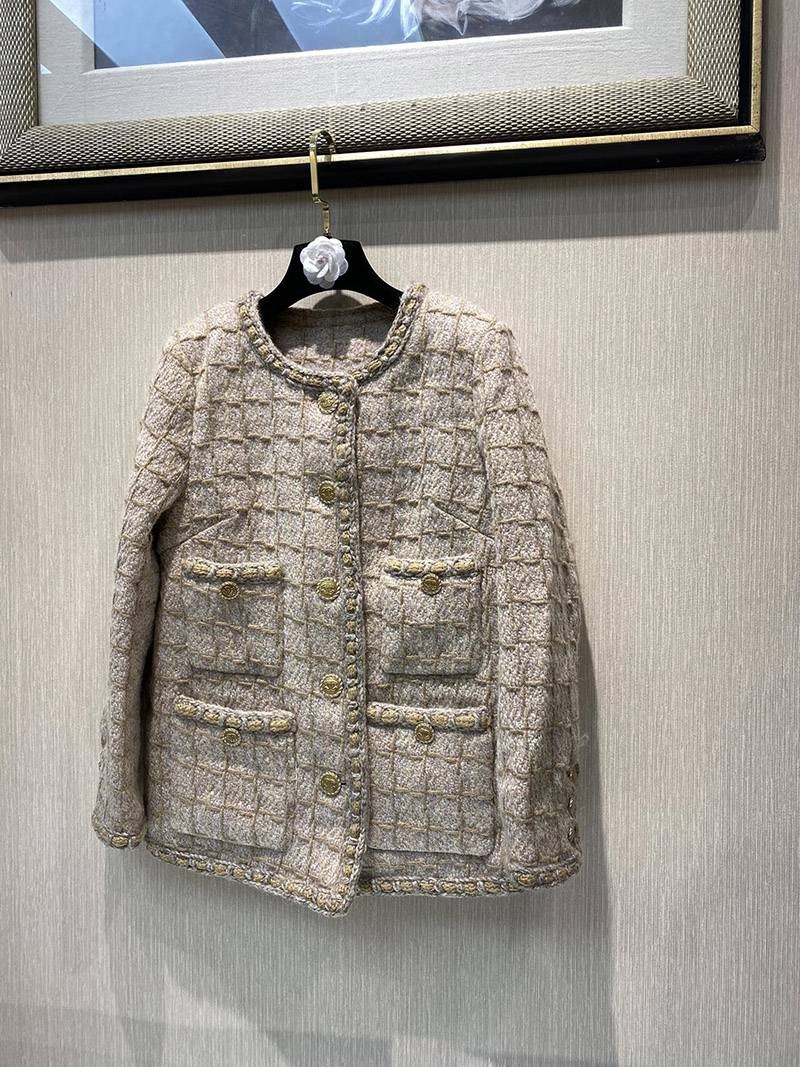 着心地の良い《21AW》シャネル カーディガン コピーボタン COCO ロゴ shf40772N級品