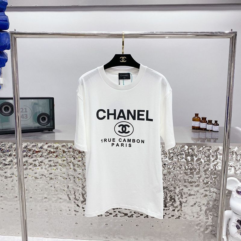 大人気!!新色シャネル Tシャツ スーパーコピー プリント プレタ クルーズ sht43768激安送料無料