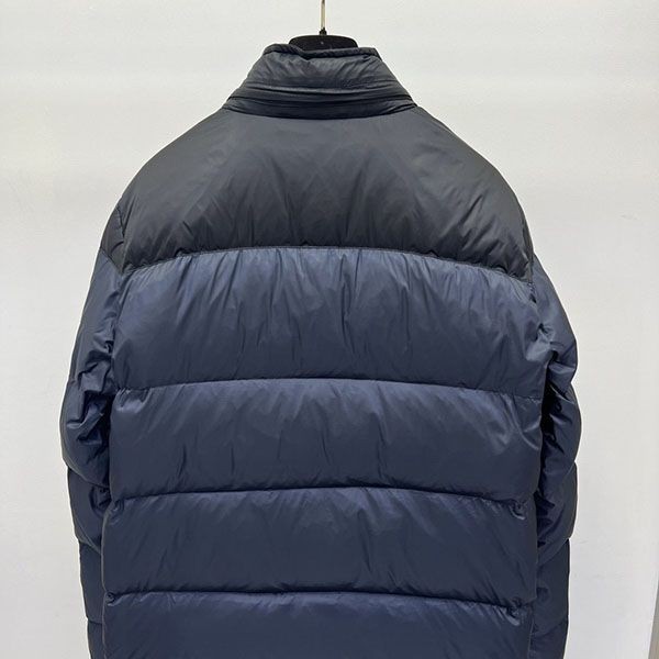 大人気!!新色 クロムハーツ ナイロン ダウン コピー Kuq54858人気