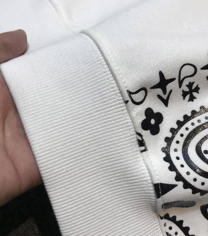 完売必至クロムハーツ ロングTシャツ コピー グリーンセメタリークロス Kus48343代引きを販売