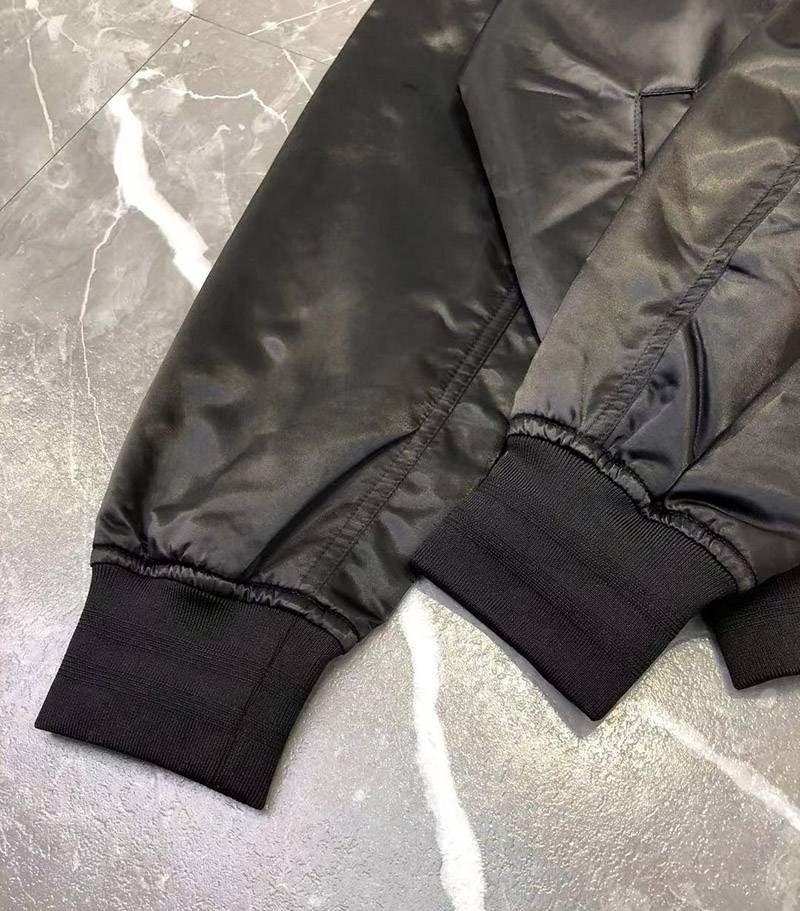 超希少！ディオール ロゴブラックナイロンジップボンバージャケット偽物 des46727代引きを販売