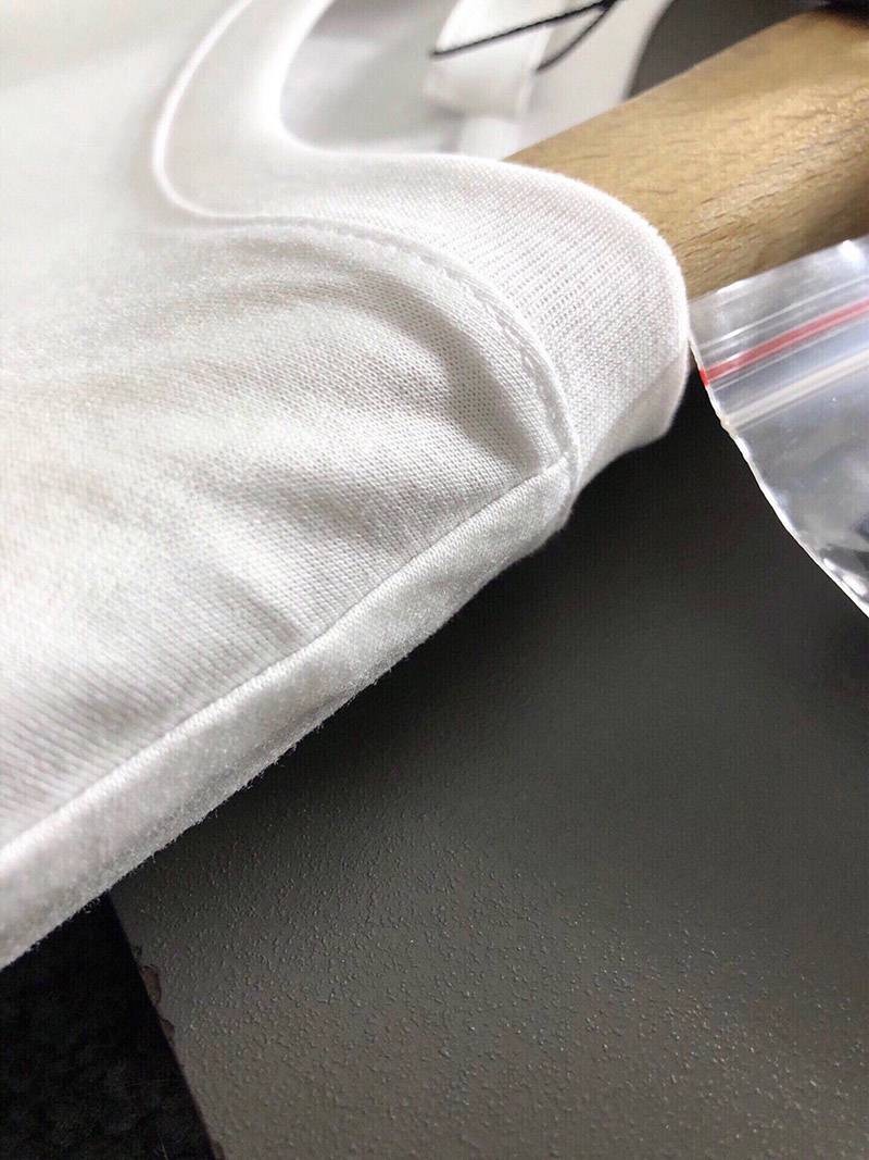 ディオール × Kaws ビー ワンポイント Tシャツコピー ブラック 蜂 2色 det60758代引きを販売