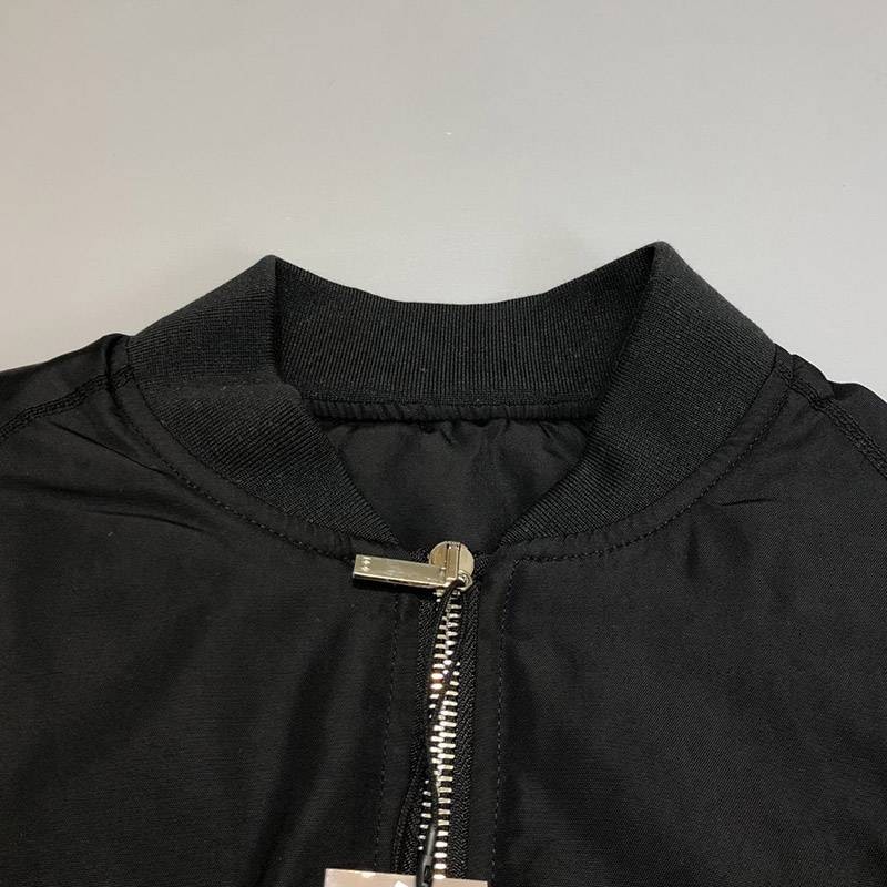 大人気!ディオール 偽物ロゴブラックナイロンジップボンバージャケット deu05685N級品