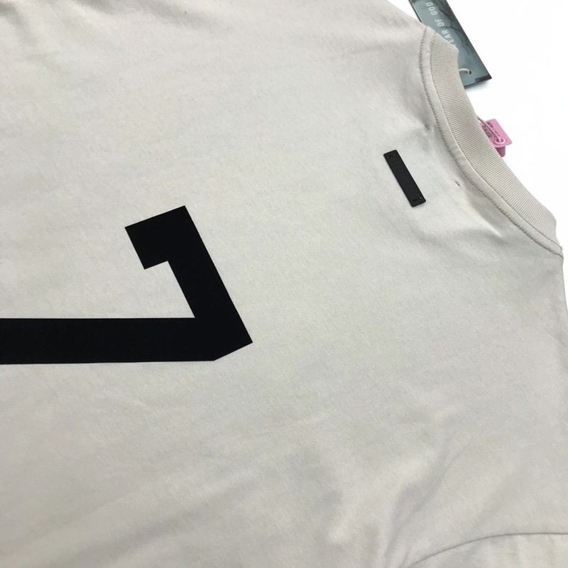 21-22AW Fear of God 偽物 エッセンシャルズ キッズ半袖ロゴ入りＴシャツ fem88885高い品質