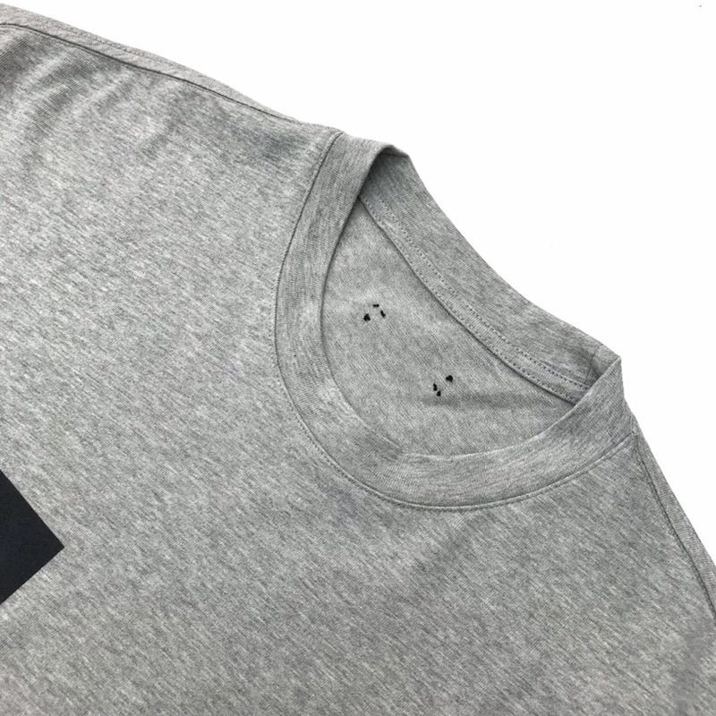 超希少！Fear of God コピー エッセンシャルズ キッズ半袖ロゴ入りＴシャツ fes13483激安送料無料