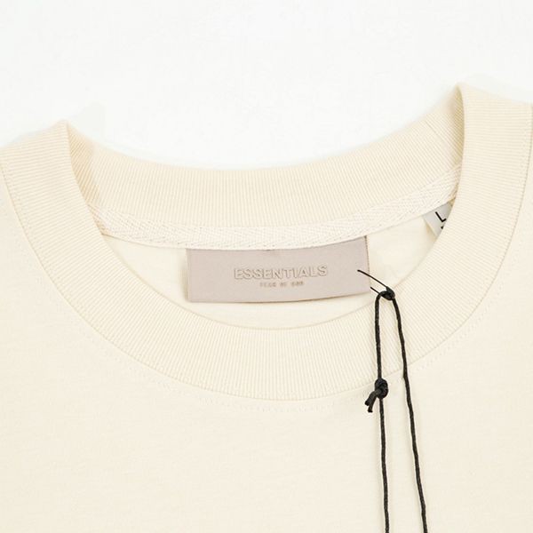 エッセンシャル FOG Tシャツ(フィアオブゴッド) fiv24335高い品質