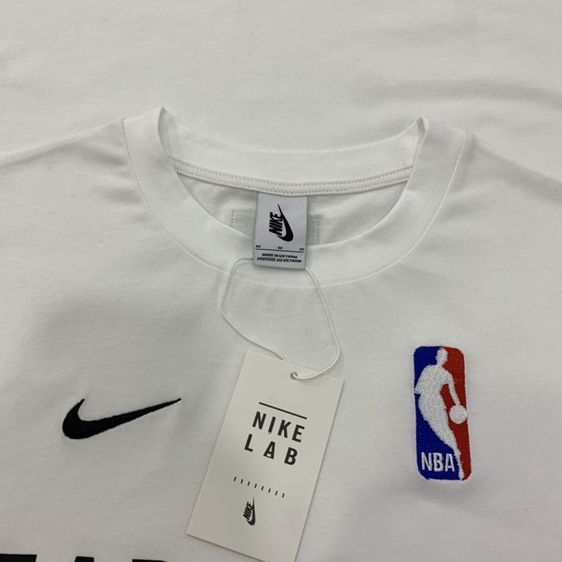 最安値挑戦フィアオブゴッド ナイキ NBA コラボ Tシャツ コピー ホワイト fiw83030高い品質
