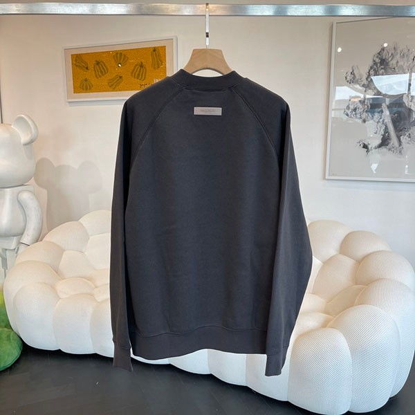 大人気！フィアオブゴッド ESSENTIALS 1977 ロゴ 長袖 Tシャツ コピー fiw95940通販