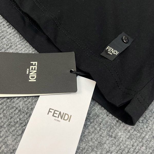 定番フェンディ ブラックコットン Tシャツ コピー FY0894A2BNF0QA1激安送料無料