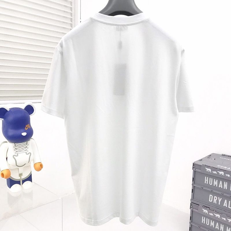 世界中で大人気♪フェンディ ROMA ロゴ クルーネック Tシャツ 偽物 fec93945通販