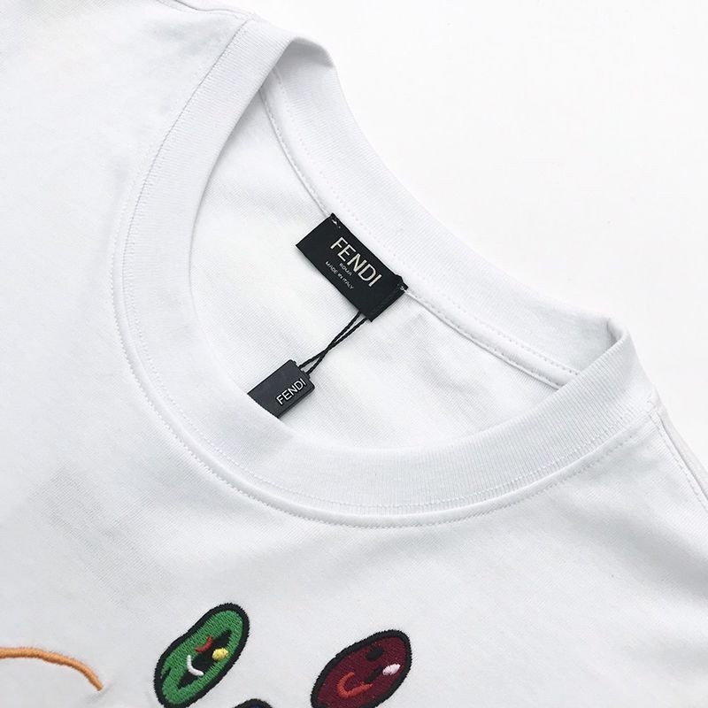 世界中で大人気♪フェンディ ROMA ロゴ クルーネック Tシャツ 偽物 fec93945激安送料無料