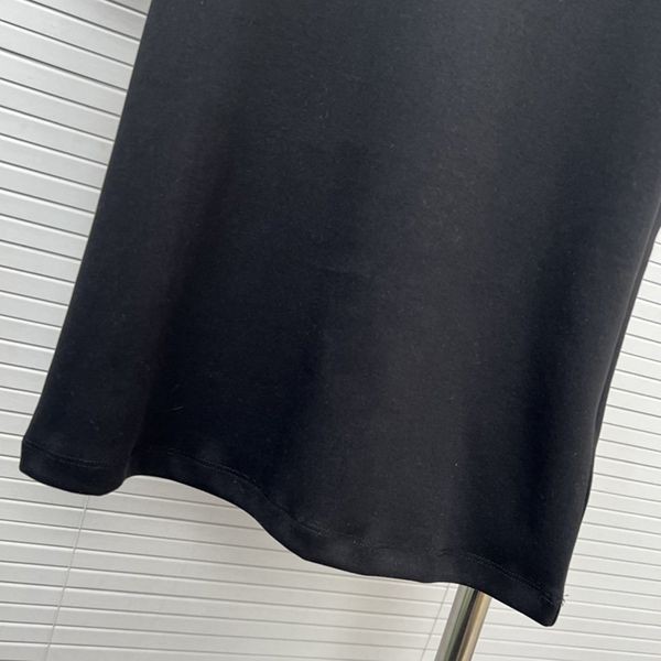 可愛いフェンディ 偽物 バゲット FFバックル付きコットンTシャツ feg90485高い品質
