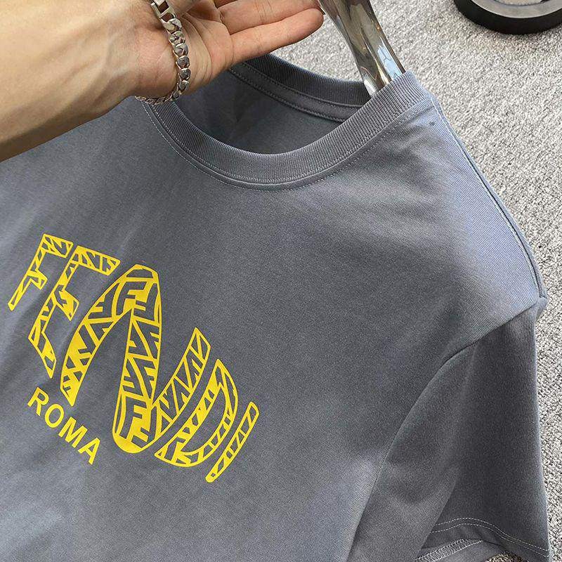 《大人気》フェンディ ROMA ロゴ クルーネック 偽物 Tシャツ fel93787人気