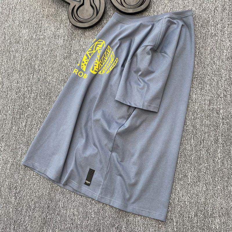《大人気》フェンディ ROMA ロゴ クルーネック 偽物 Tシャツ fel93787N級品