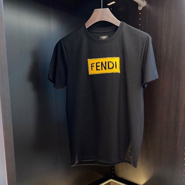 ☆超人気☆フェンディ スクエア ロゴ ブラック Tシャツ コピー fep06277