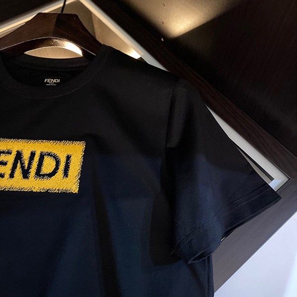 ☆超人気☆フェンディ スクエア ロゴ ブラック Tシャツ コピー fep06277高い品質
