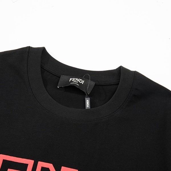 フェンディ roma ロゴ Tシャツ 偽物 feq21940通販