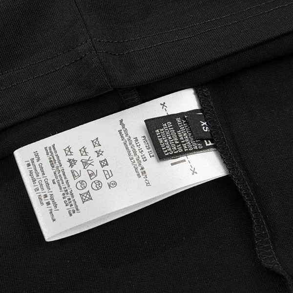 フェンディ roma ロゴ Tシャツ 偽物 feq21940代引きを販売