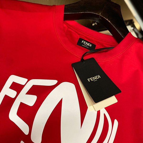 大人気!!新色フェンディ Tシャツ 半袖 クルーネック ティシャツ パロディ fez22402通販